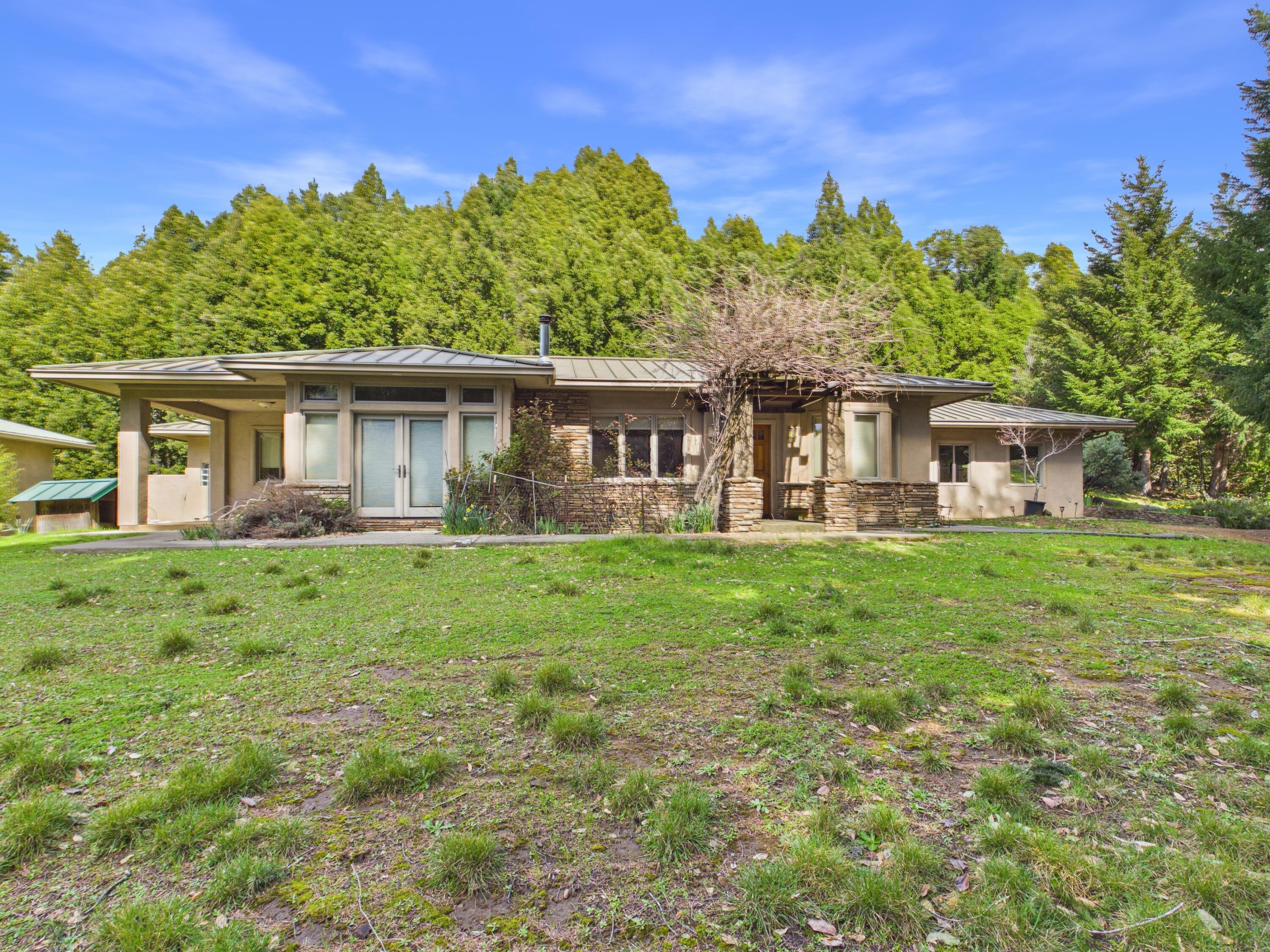 Humboldt Premier Properties | Felicia & Mark Costa in Eureka, CA