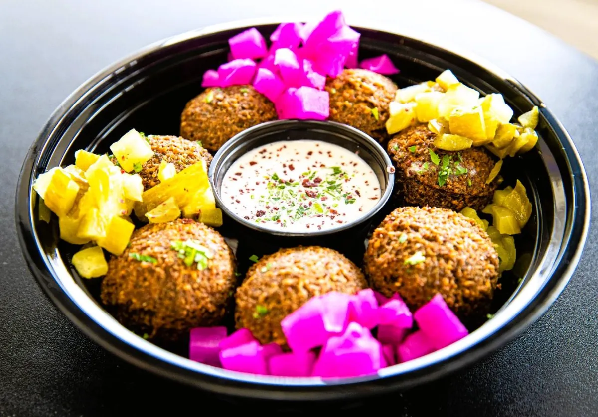 Hummus Mediterranean Food in Springboro, OH (2)