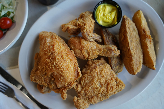 Fa-Ray's Family Restaurant in Barberton, OH (2)