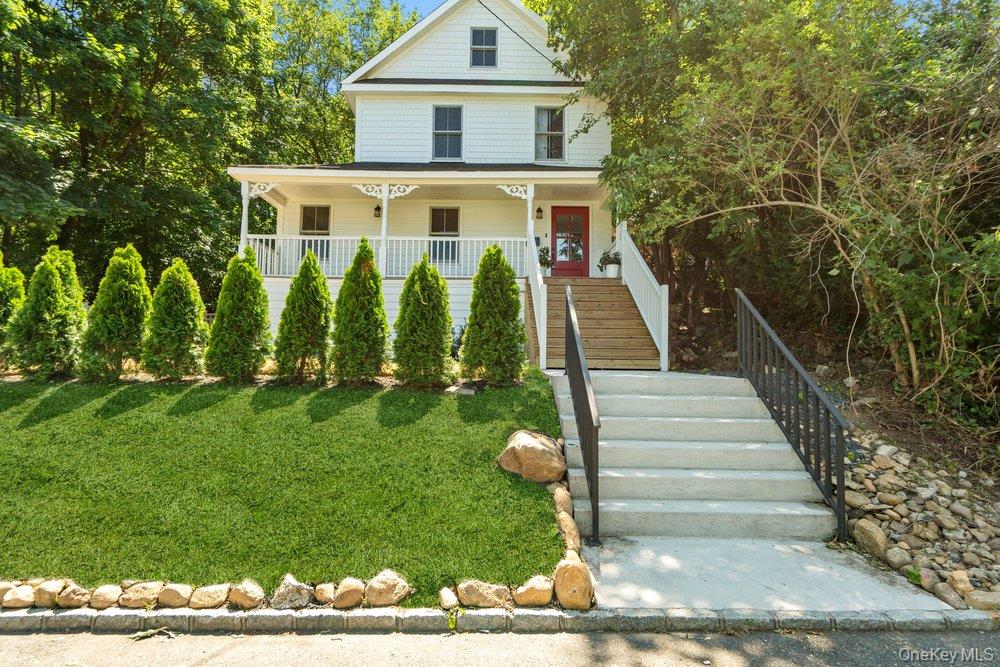 Andréa Sorrentino "The Andréa Sorrentino Team" - Luxury LI Homes in Roslyn, NY (2)