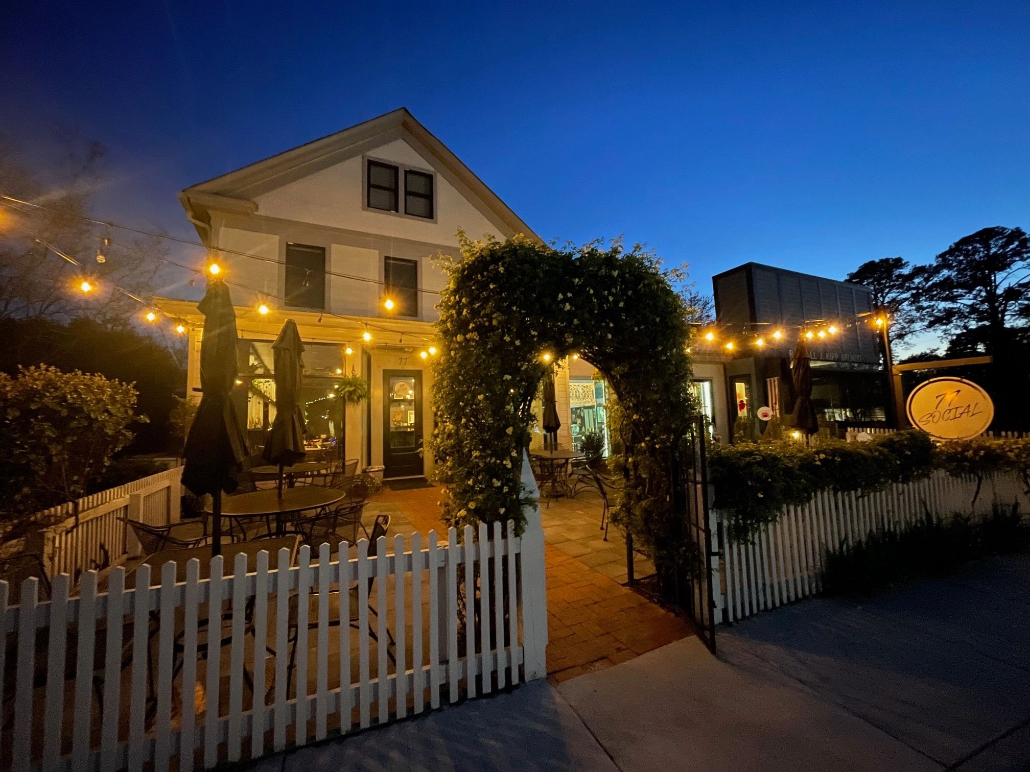 77 Social in Irvington, VA