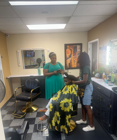 Trene's House Of Beauty & Barber in Universal City, TX (6)
