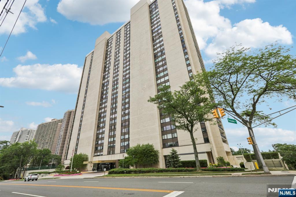Sara Shin Select in Fort Lee, NJ (6)