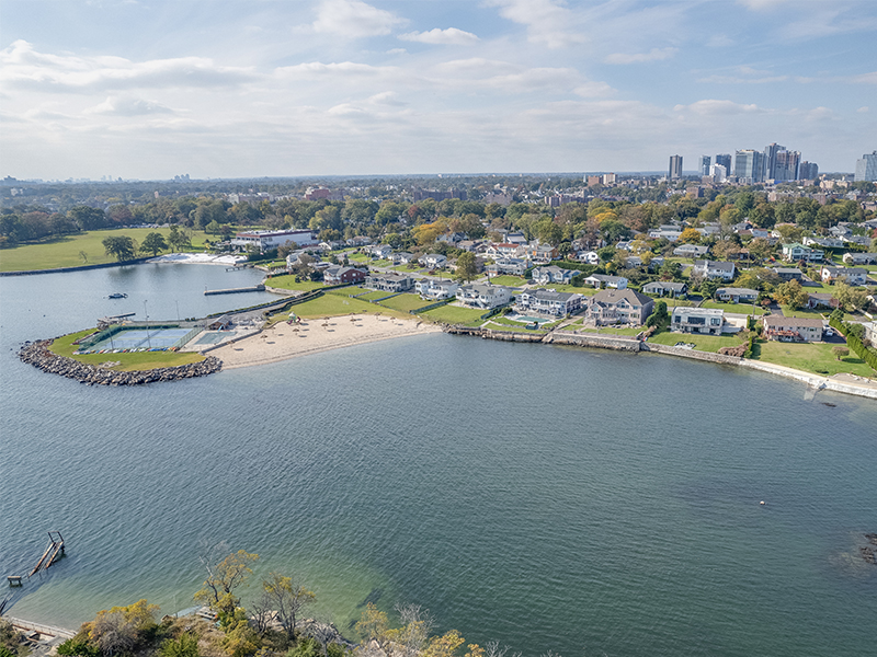 The Barry Team | Mary Gail Barry, Dana Barry and Sara Reimblad | # 1 Team in homes sold in Larchmont 2024 Real Trends in Larchmont, NY (3)