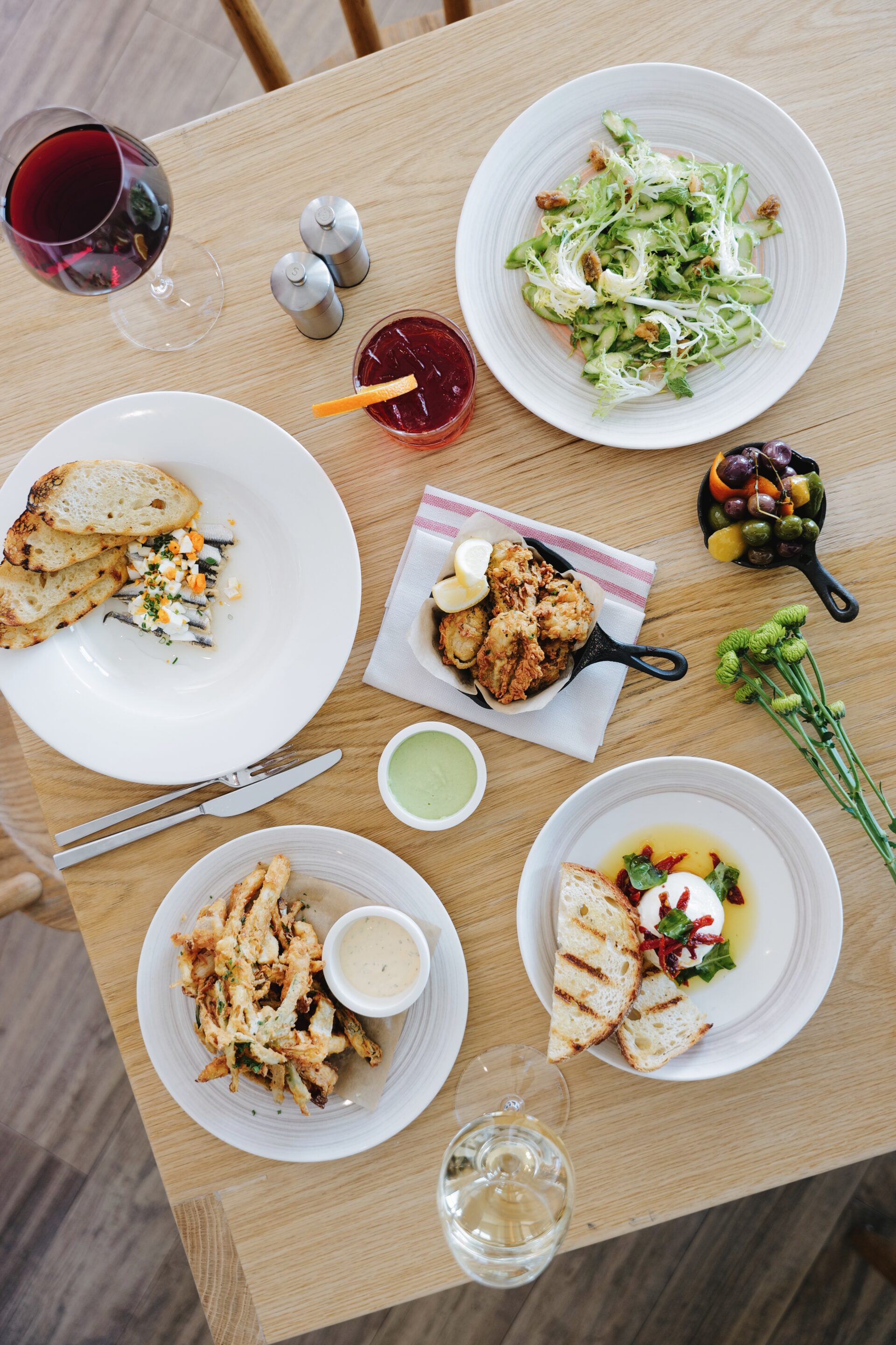 Carbon Beach Club Restaurant | Malibu Beach Inn in Malibu, CA
