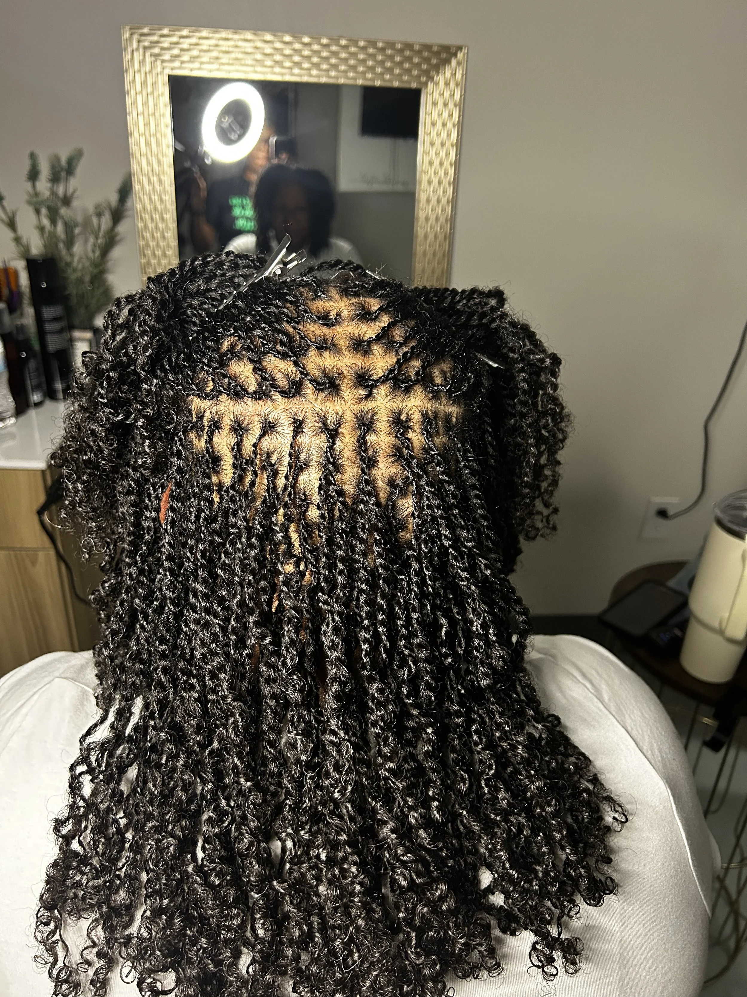 Loc’d & Loaded in Live Oak, TX