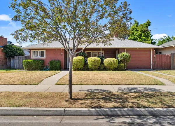 Adriana Prado, REALTOR® in Fresno, CA (2)