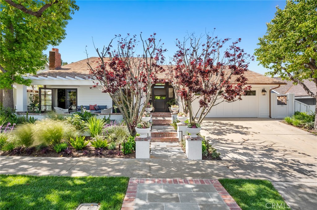 Julie Pierzak, Newport Beach Real Estate Agent in Newport Beach, CA (2)