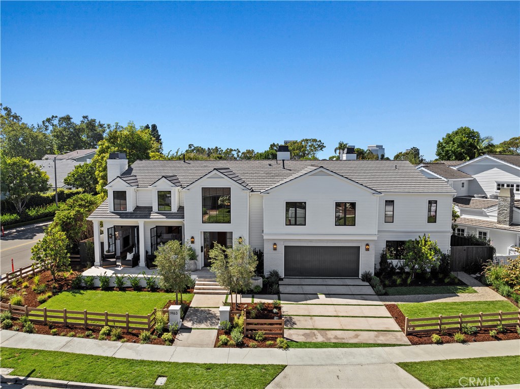 Julie Pierzak, Newport Beach Real Estate Agent in Newport Beach, CA (3)
