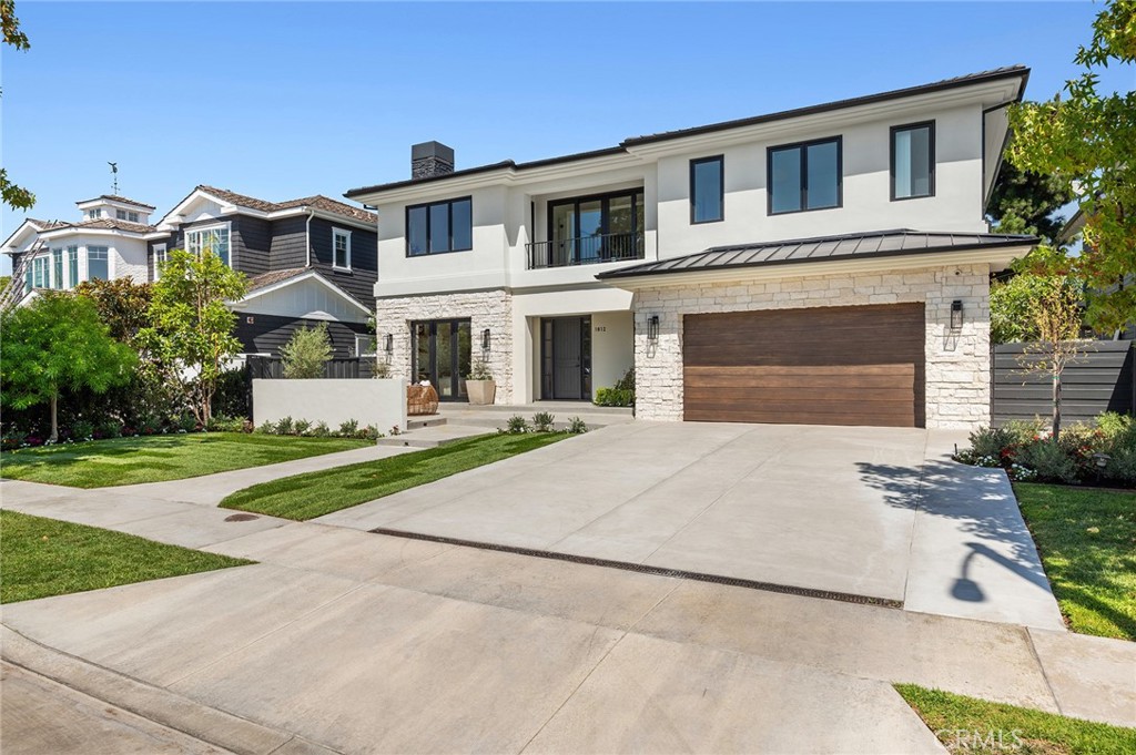 Julie Pierzak, Newport Beach Real Estate Agent in Newport Beach, CA (5)