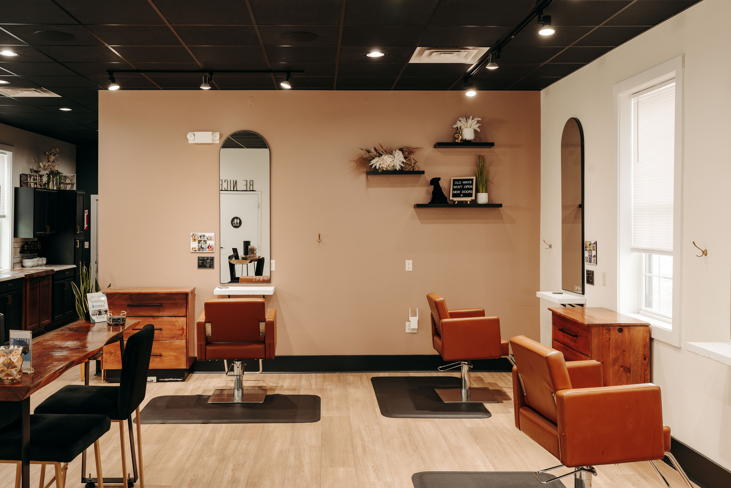Luxe Beauty Bar LLC in Manitowoc, WI
