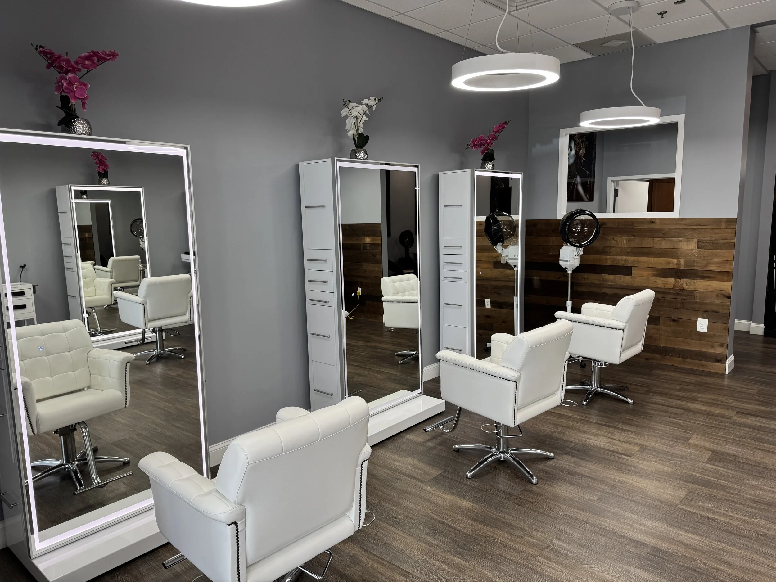 Chateau Luxe Salon Lounge in Bowie, MD