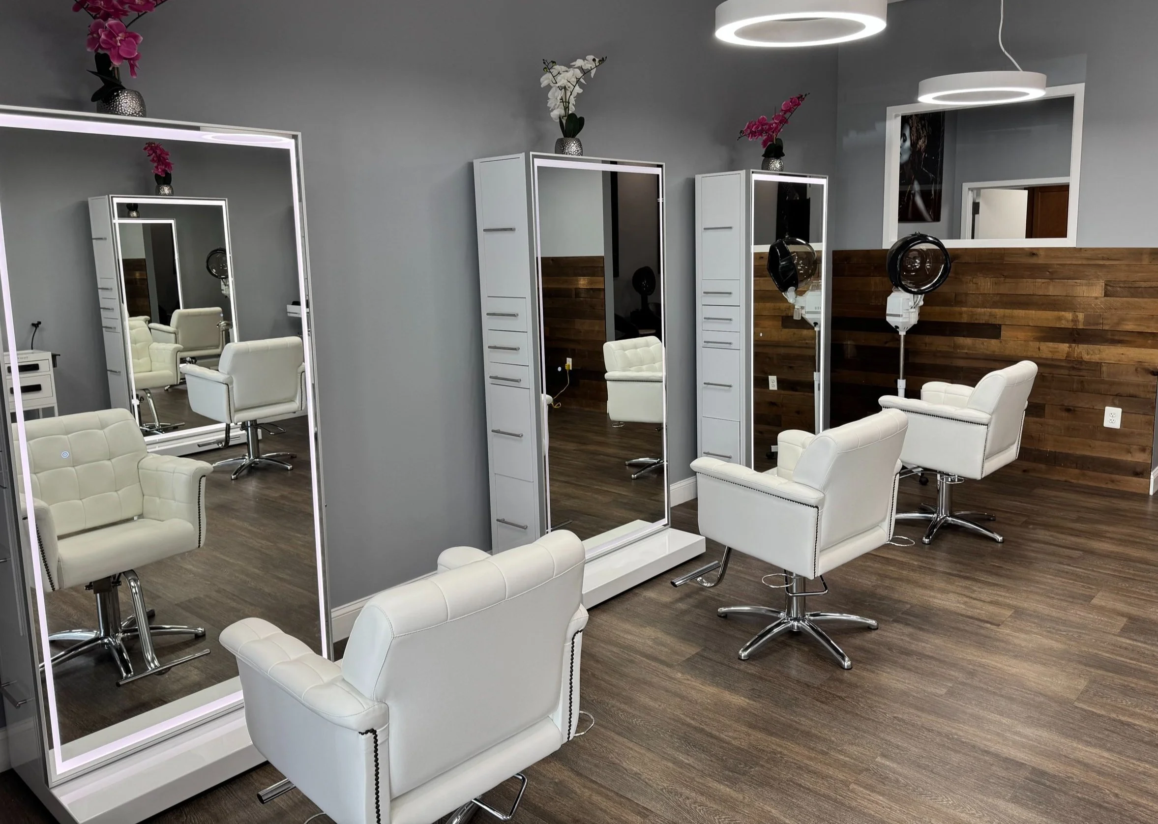 Chateau Luxe Salon Lounge in Bowie, MD (4)