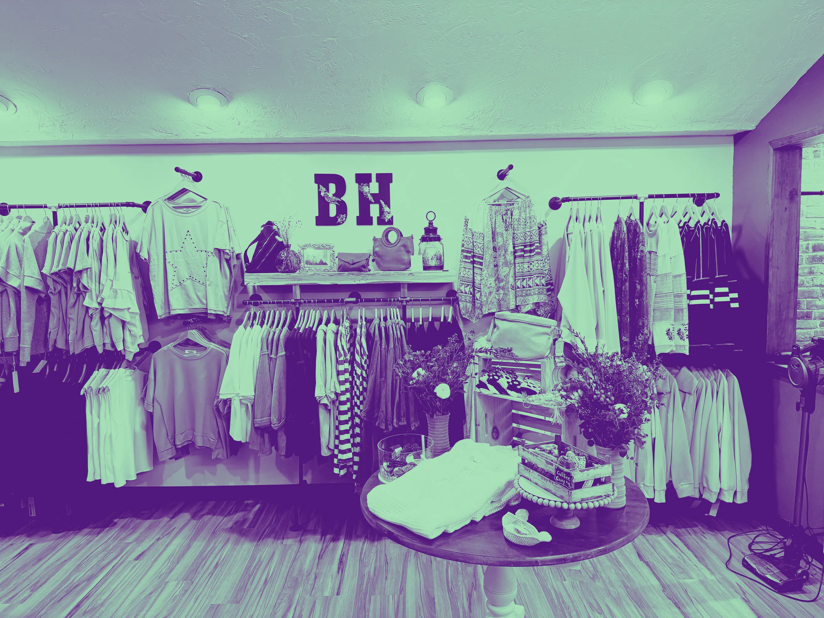 Brick House Chic Boutique in Oakmont, PA (2)