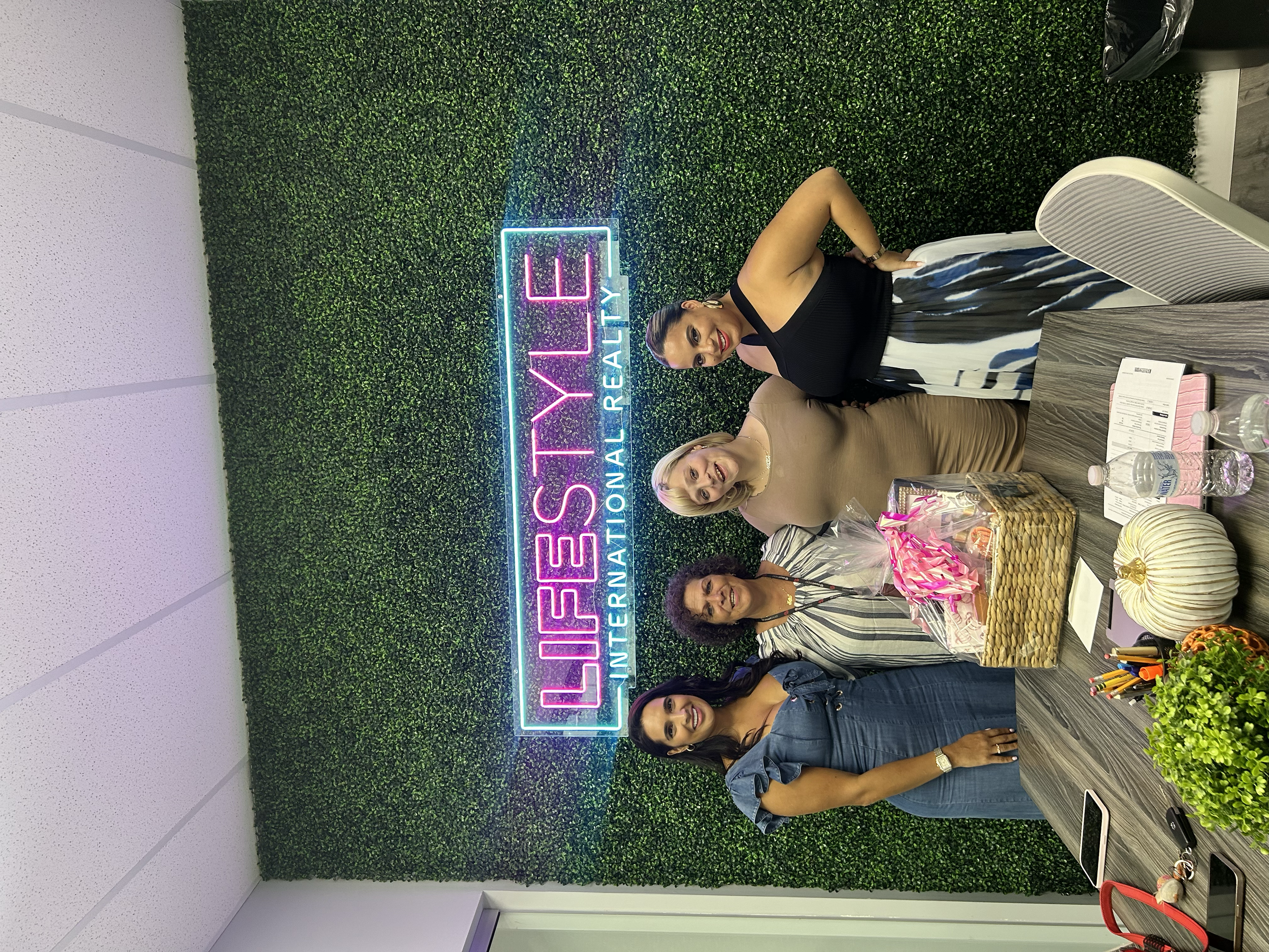 Signature Realty NJ : Dionna Vazquez in Westfield, NJ