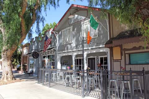 Lucky Fools Pub in Moorpark, CA (4)
