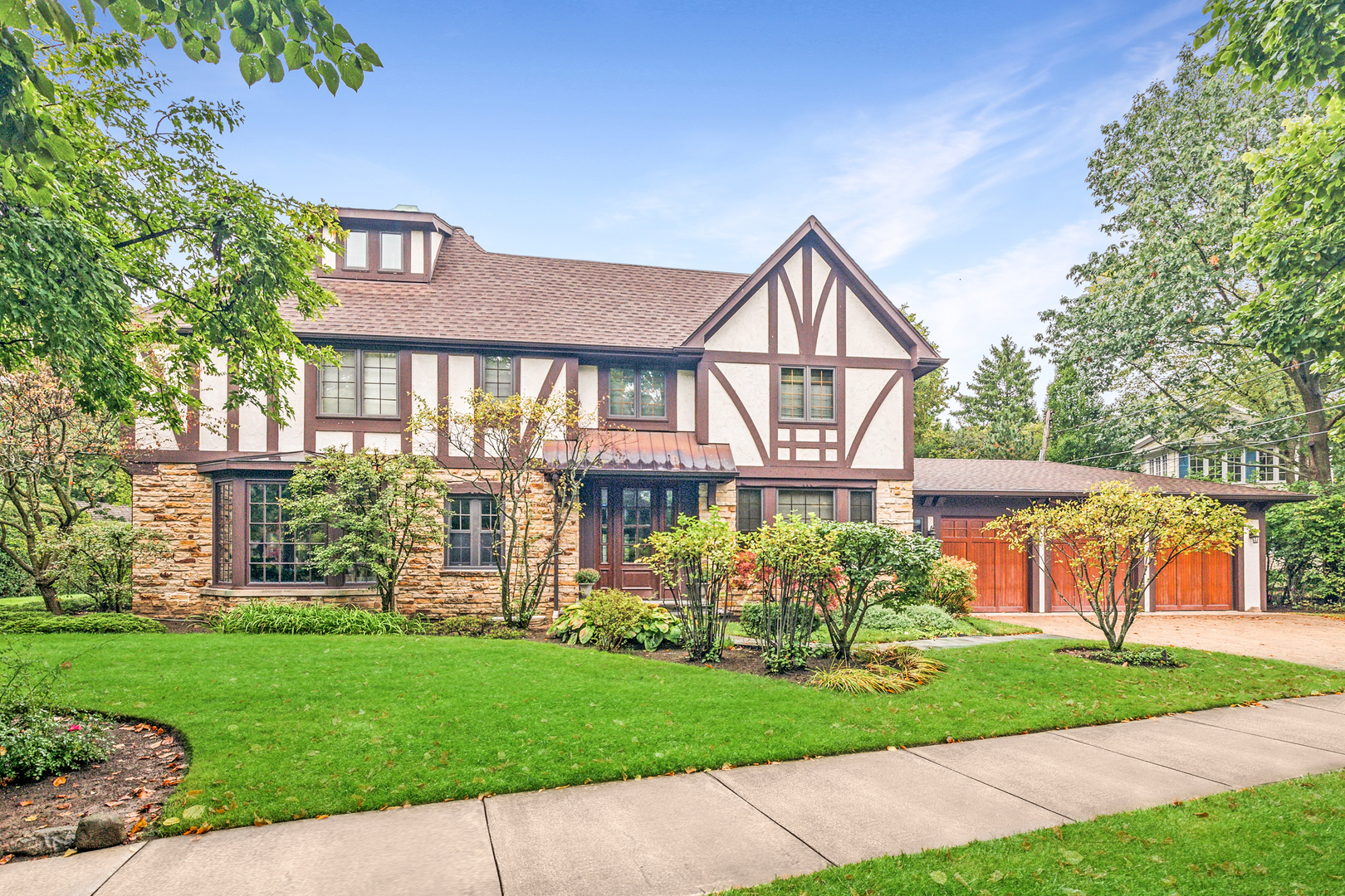 Lyn Wise Group | @properties Christie's International Real Estate in Highland Park, IL (2)