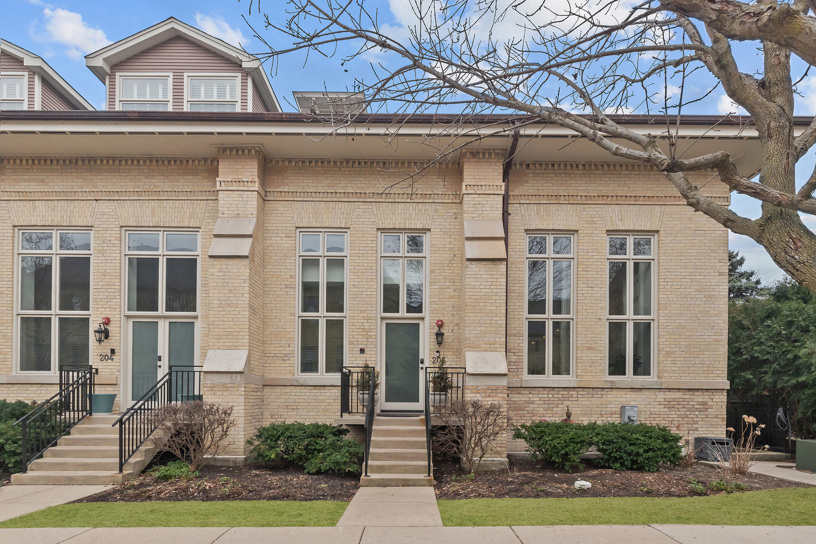 Lyn Wise Group | @properties Christie's International Real Estate in Highland Park, IL (5)
