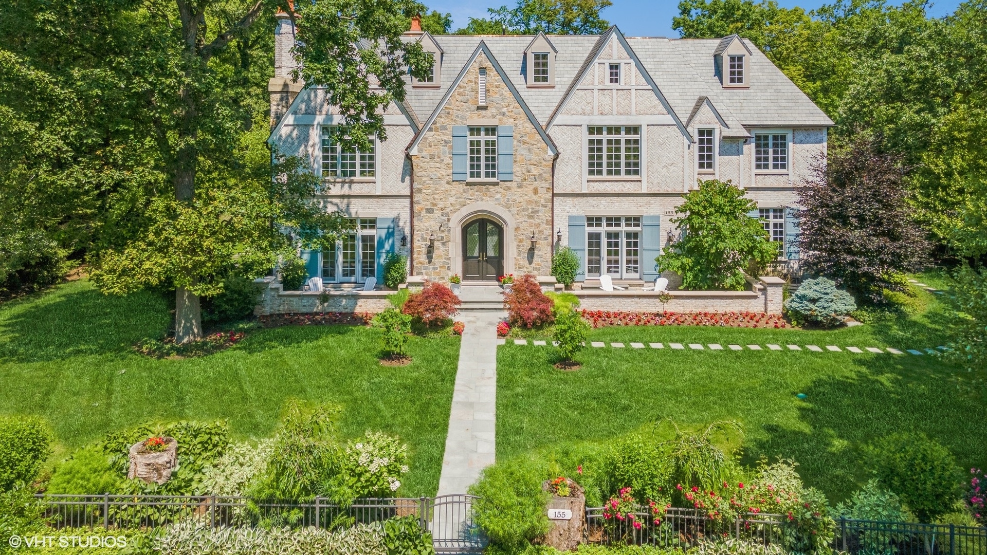 Lyn Wise Group | @properties Christie's International Real Estate in Highland Park, IL (6)