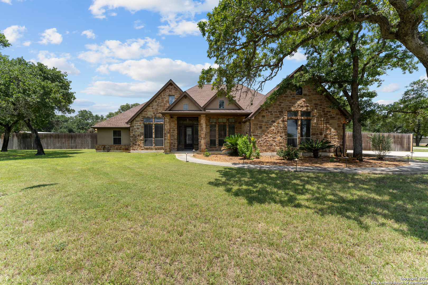 Hayes Heritage Realty,LLC. in La Vernia, TX (2)