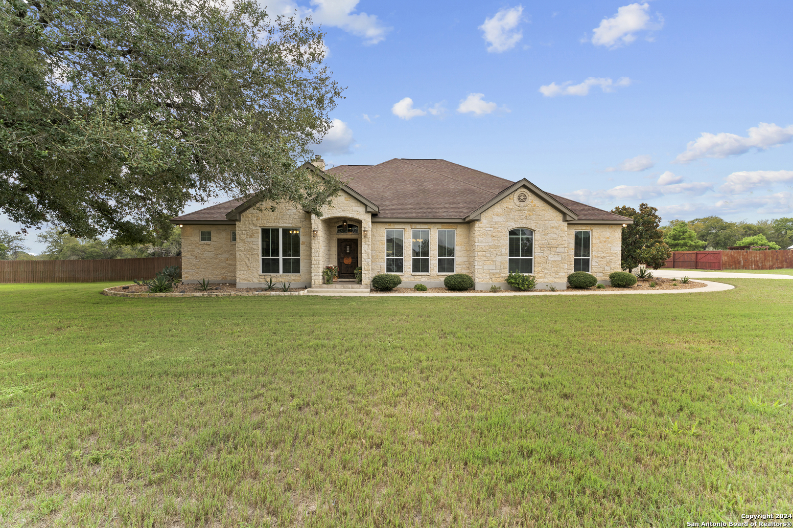 Hayes Heritage Realty,LLC. in La Vernia, TX (4)