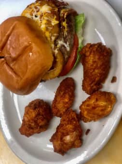Dianna's Deli & Restaurant in Port Clinton, OH (4)