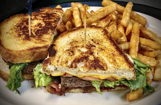 Dianna's Deli & Restaurant in Port Clinton, OH (5)