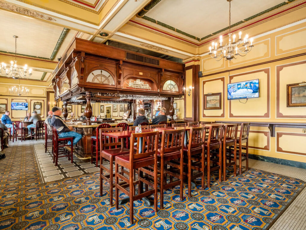 Gun Room Restaurant in Marietta, OH