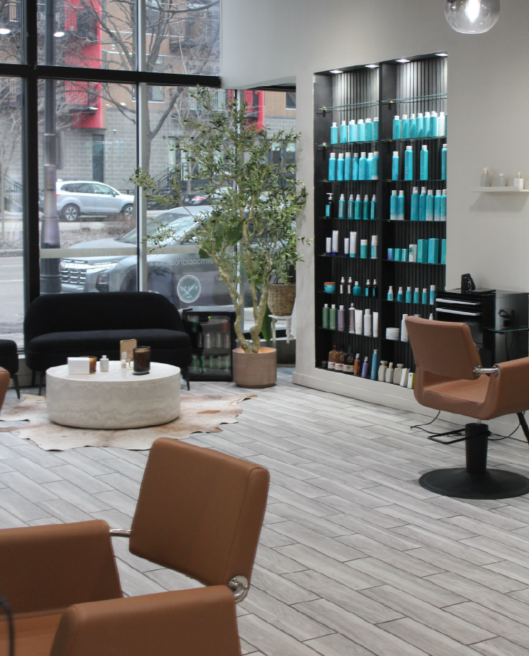 Salon Blānc in Milwaukee, WI