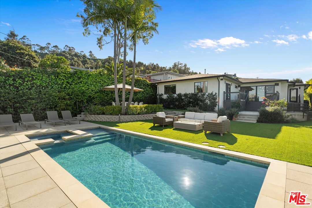 Mark Walker, Realtor with Nourmand and Associates in Los Angeles, CA (4)