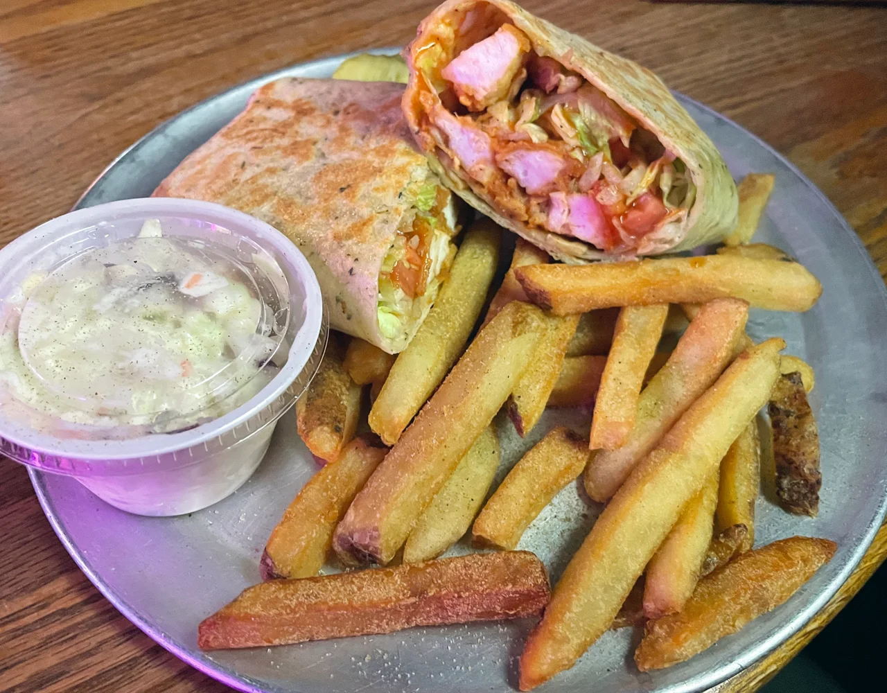 Coach's Pub & Eatery in Inverness, FL