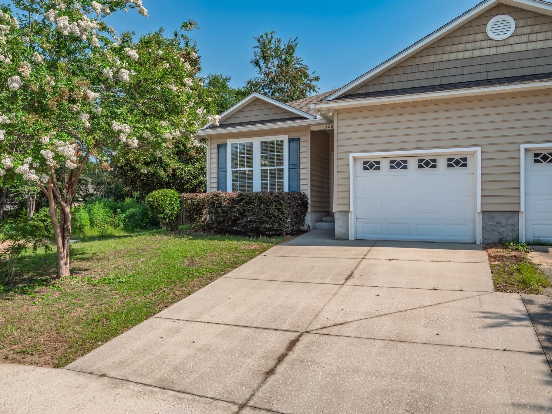 Kelly Chavers | REALTOR® | Hum Real Estate in Tallahassee, FL (4)