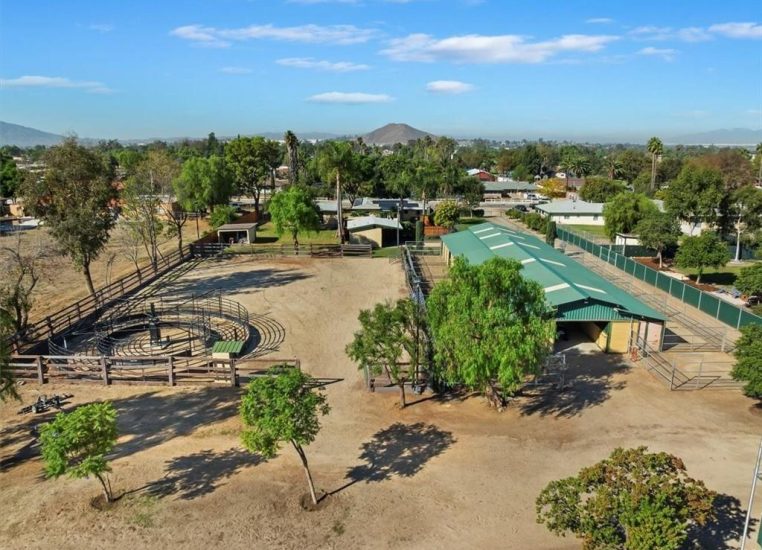 Gold Real Estate in Norco, CA (2)