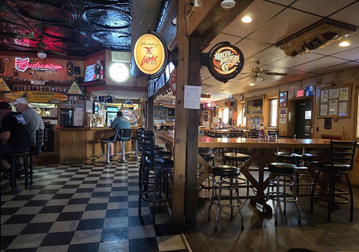 Home Tavern in Logan, OH (5)