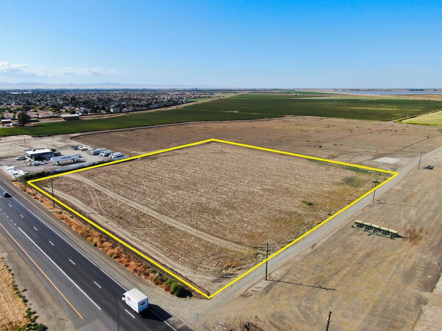 Eric Rodriguez- Lifestyle Realty, Real Estate Broker in Turlock, CA (2)
