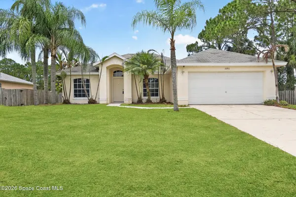 Whitney Hale, Broker Associate with the Hale Team brokered by REAL Broker in Melbourne, FL
