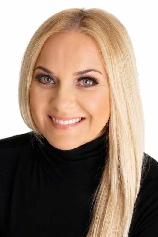Justyna Burliga Chicagoland Real Estate Broker in La Grange, IL (2)