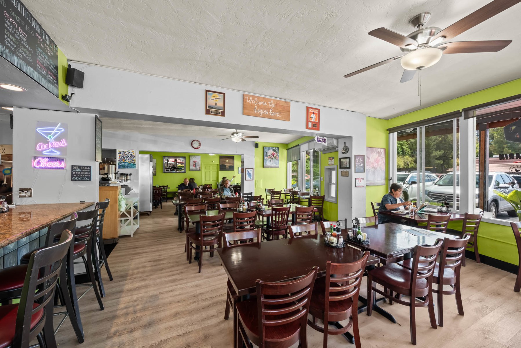 Miracle Mile Cafe in San Rafael, CA