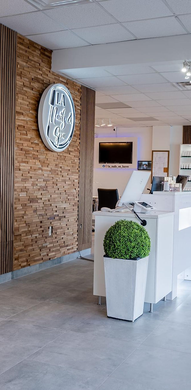 LA Nails in Clinton Township, MI
