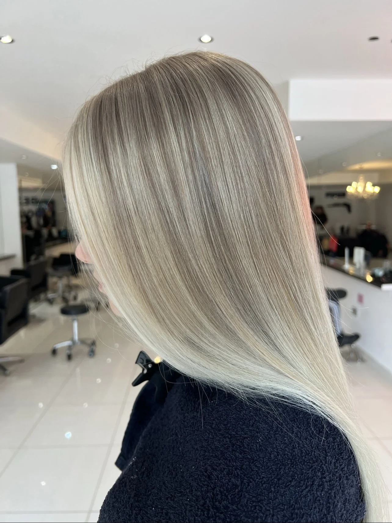 LadyLux Hair Salon in United Kingdom, IN (4)