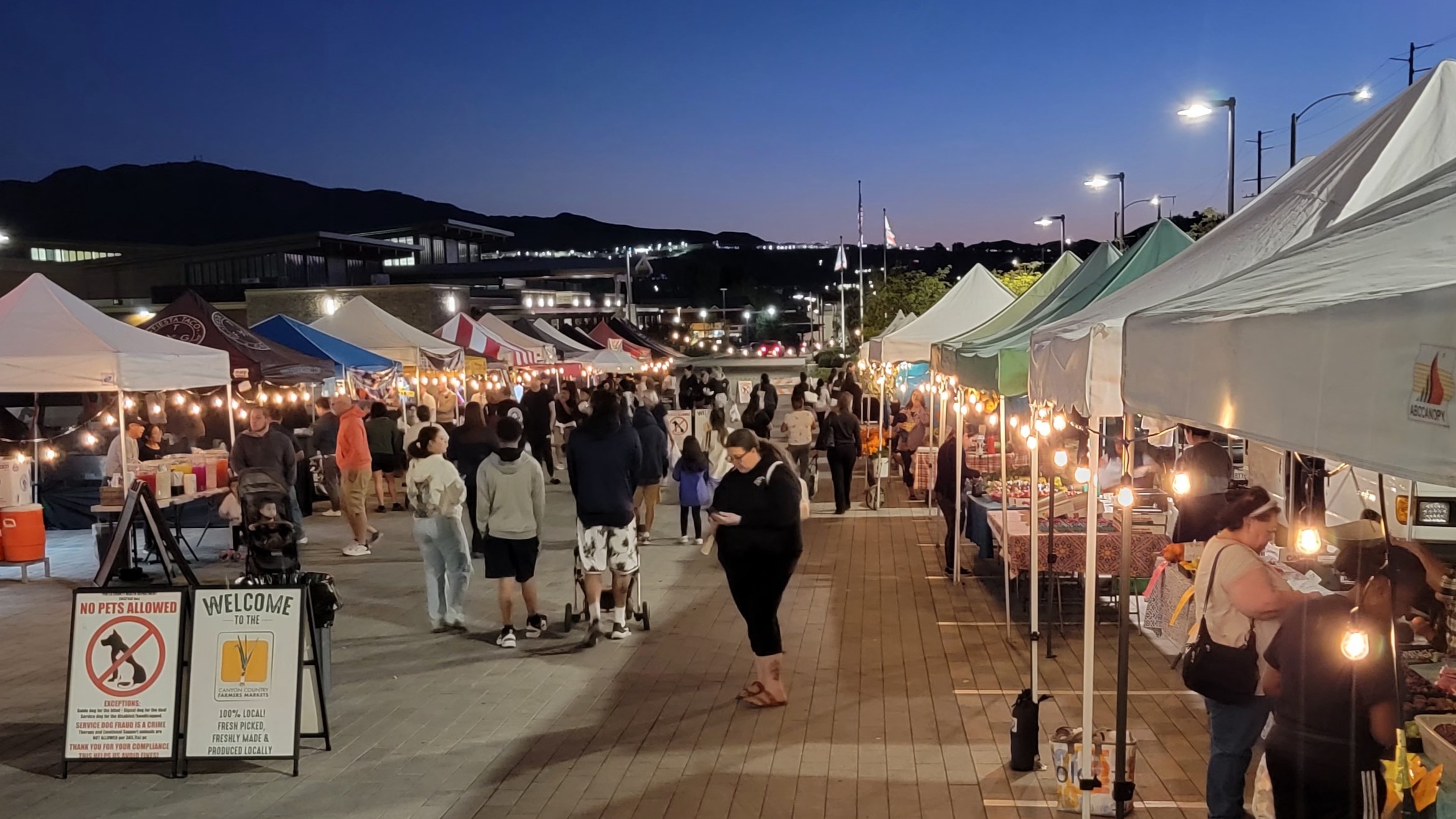 Old Town Newhall Farmers Market in Santa Clarita, CA