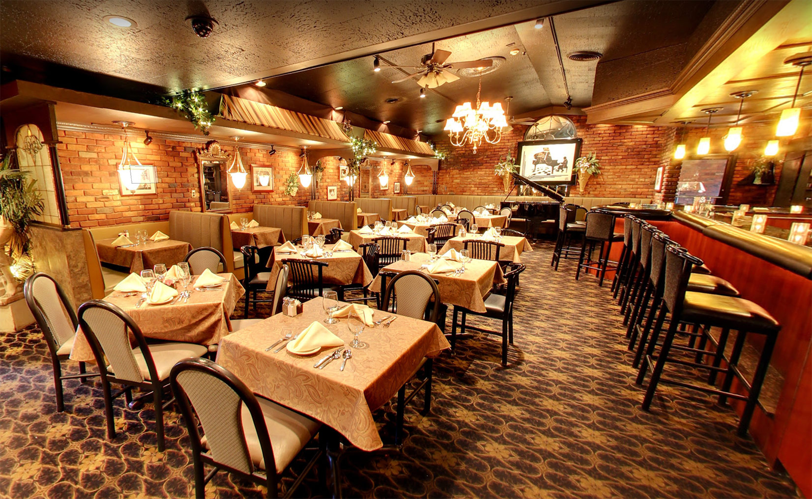 Mr. Paul's Chop House in Roseville, MI