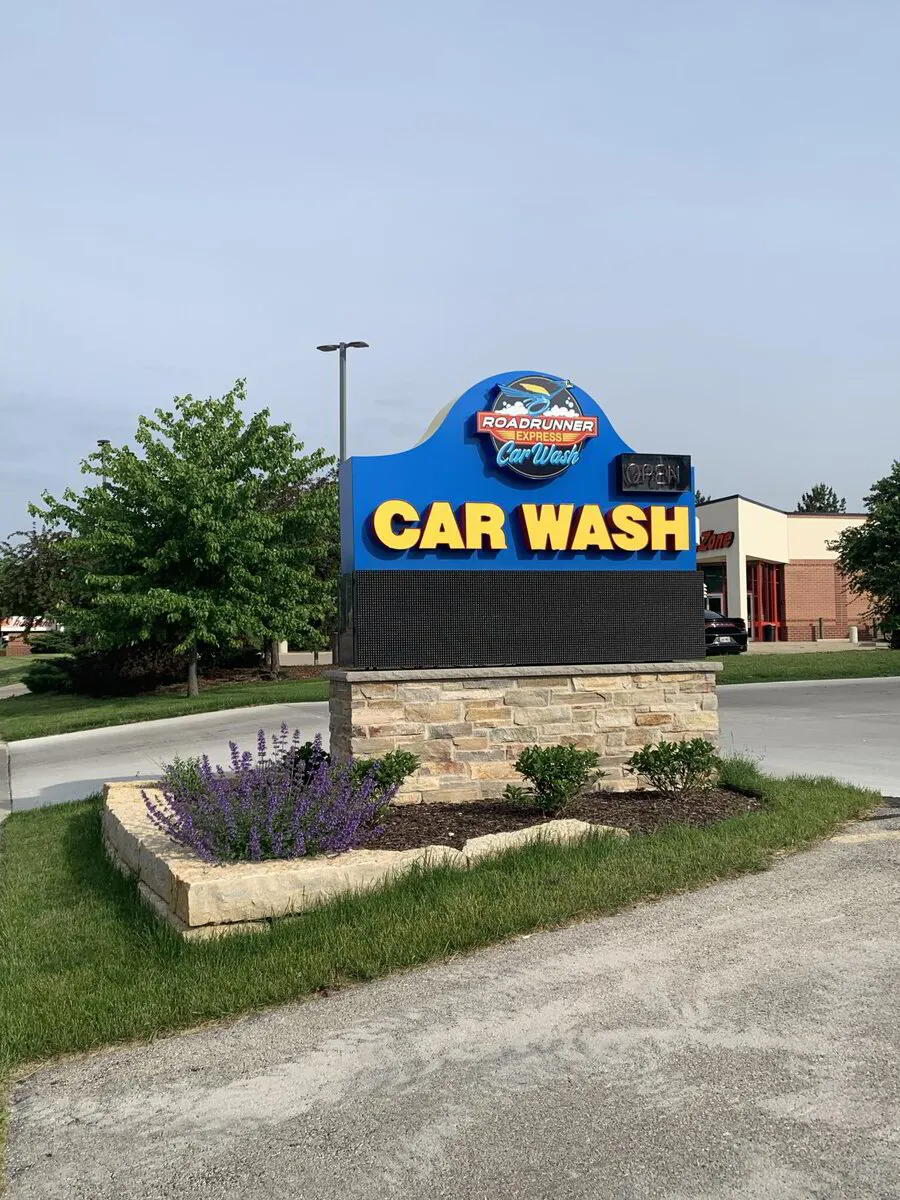 Roadrunner Express Car Wash & Oil Change in Mukwonago, WI (2)