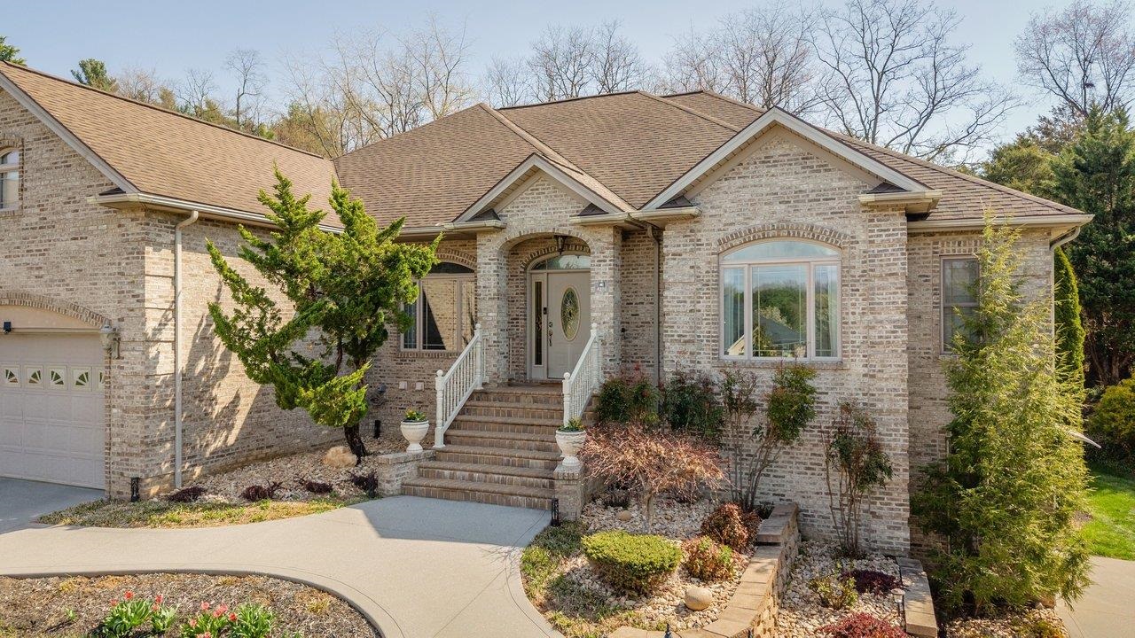Katie Krivosheyev Realtor in Mt Crawford, VA (2)
