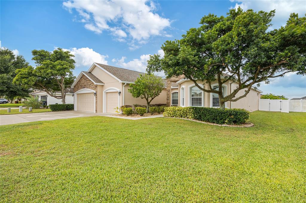 Danielle M. Jones, Marzucco Real Estate Plant City, FL The Danielle Jones Team in Plant City, FL (2)