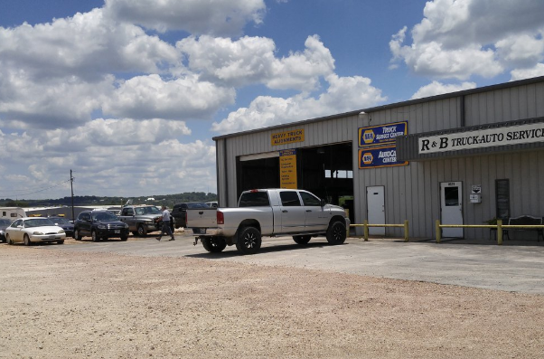 R&B Truck-Auto Service in La Grange, TX
