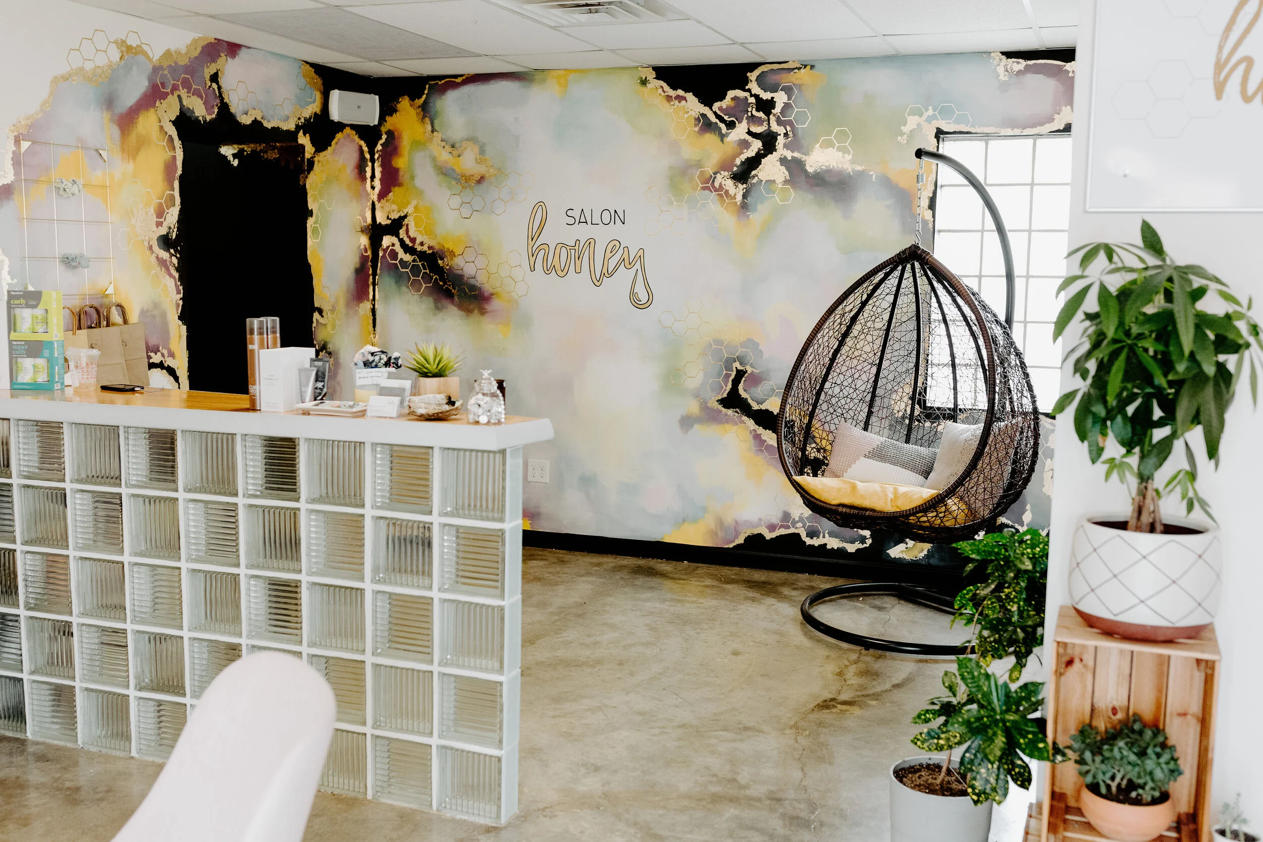 Salon Honey in Indianapolis, IN (3)
