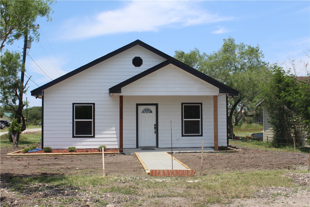 Jessica Cuellar, REALTOR® in Portland, TX (3)