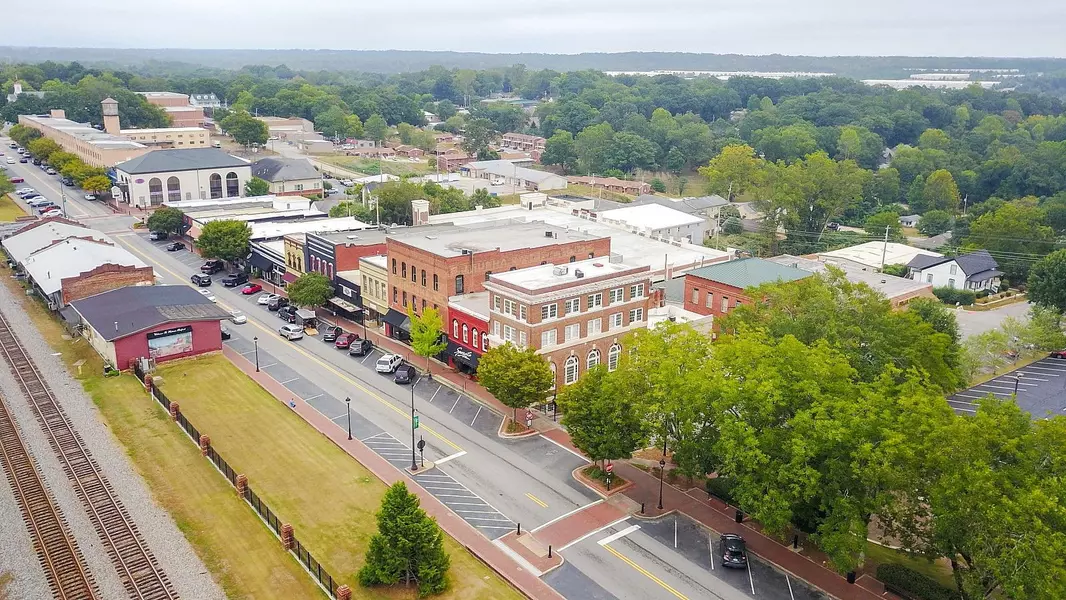 Real: Devita L Maxwell, Realtor in Tucker, GA (3)
