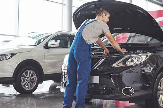 4 Season Auto Service Center in Franklin, WI